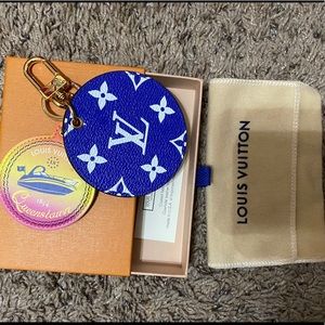 Louis Vuitton monogram giant bag charm key holder